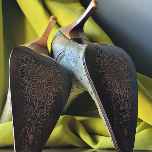 Premium Ostrich Leather Western Boots - Picture 3 of 5